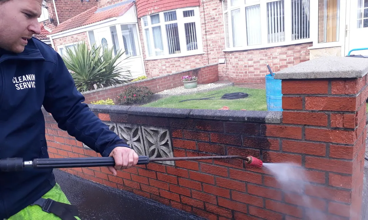 render cleaning manchester
